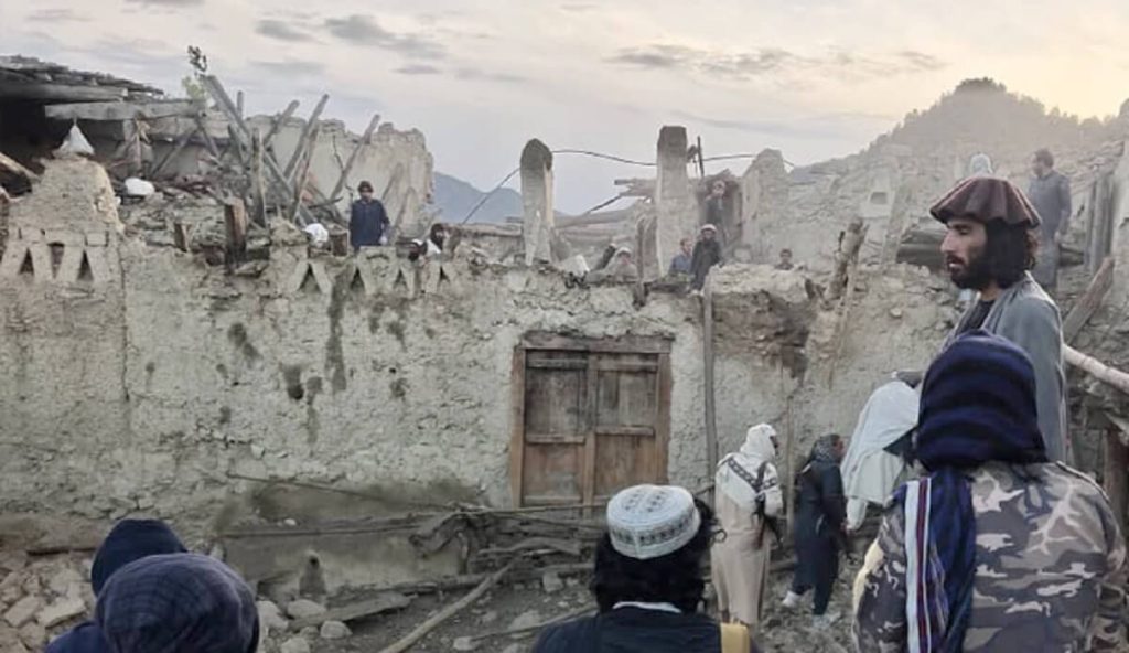 Son Dakika Afganistanda Siddetli Deprem Oldu