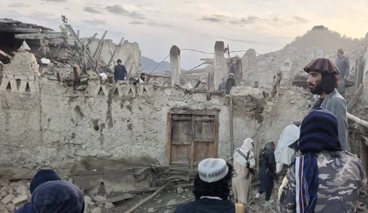 Son Dakika Afganistanda Siddetli Deprem Oldu