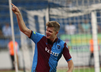 Fenerbahçe’nin Sörloth Israrı Sürüyor