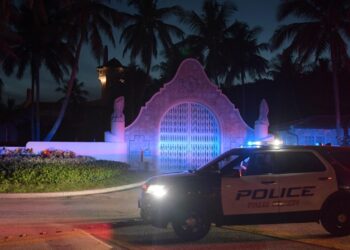 Donald Trump’ın Evini FBI Bastı!