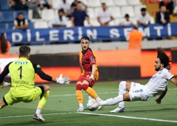 Galatasaray 3 Puanı 3 Golle Aldı: 3-2