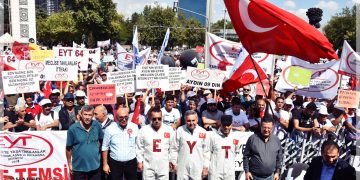 EYT Düzenlemesi Yolda: Kadınlara 20, Erkeklere 25 Yıl Şartı!