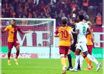 Galatasaray 9 Kişi, Alanya Puanı Aldı: 2-2