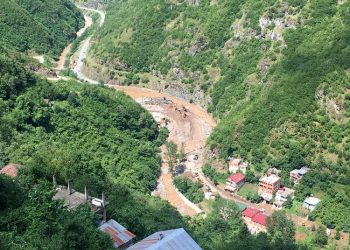 8 kişinin öldüğü afetle ilgili rapor ortaya çıktı: Dereye kontrolsüz hafriyat dökümü