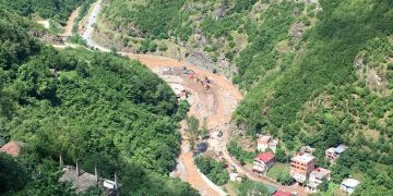 8 kişinin öldüğü afetle ilgili rapor ortaya çıktı: Dereye kontrolsüz hafriyat dökümü