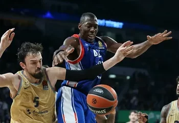 Anadolu Efes 96-86 Barcelona