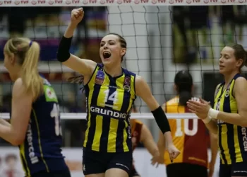 Sultanlar Ligi Derbisinde kazanan Fenerbahçe Opet