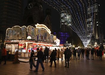 Enerji krizi Noel pazarlarını vurdu