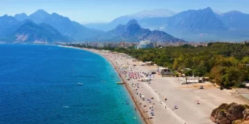 Antalya Alman ve İngiliz turist sayısında rekor kırdı