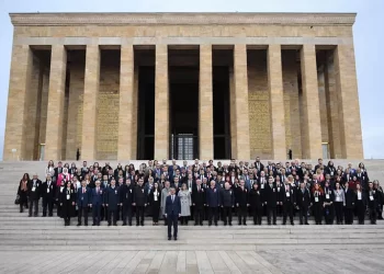 Bakan Özer, 24 Kasım Öğretmenler Günü’nde Anıtkabir’i ziyaret etti