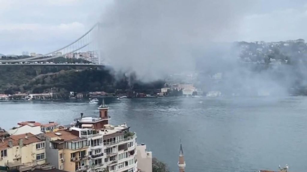 Beykoz'da yangın! Boğaz Köprüsü duman altında kaldı beykoz yangin habermeydan