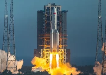 23 tonluk Çin roketi kontrolden çıktı! Dünya’ya düşecek