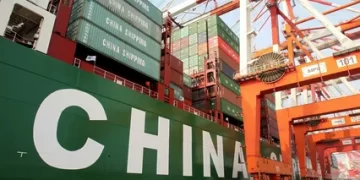 Çin’de ihracat ilk kez yıllık bazda düşüş kaydetti