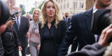 Theranos’un kurucusu Elizabeth Holmes’a 11 yıl hapis cezası