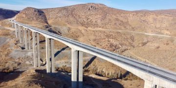 Türkiye’nin en yüksek ayaklı viyadüğü trafiğe açılıyor
