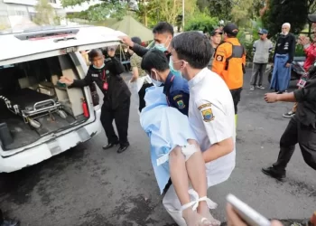 Endonezya’da 5,6 büyüklüğünde deprem