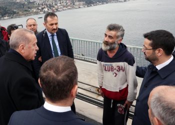Cumhurbaşkanı Erdoğan, köprüde intihar etmek isteyen vatandaşı ikna etti