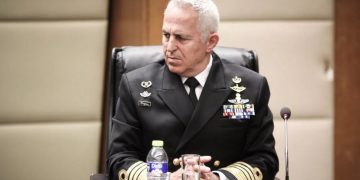 Yunanistan’dan Türkiye’ye savaşa hazır olun mesajı