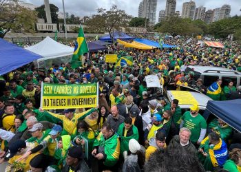 Bolsonaro yandaşlarından ‘darbe’ çağrısı