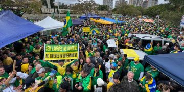 Bolsonaro yandaşlarından ‘darbe’ çağrısı