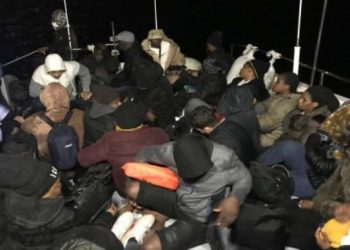 Yunanistan unsurlarınca Türk kara sularına itilen 185 göçmen kurtarıldı