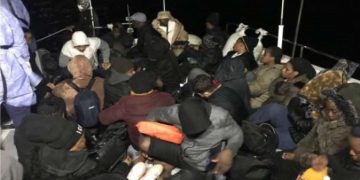 Yunanistan unsurlarınca Türk kara sularına itilen 185 göçmen kurtarıldı