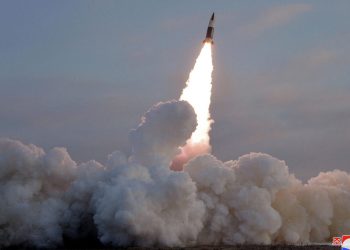 Kuzey Kore’den, Japon Denizi’ne balistik füze!