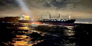 Marmara’da tahıl gemisi karaya oturdu