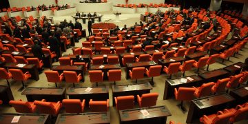 “Torba” kanun teklifi yasalaştı