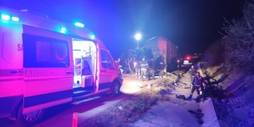 Tiyatro ekibini taşıyan minibüs tıra çarptı: 3 ölü, 8 yaralı, Sergen Deveci’nin durumu ağır!