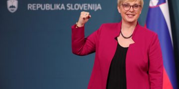 Slovenya’da ülkenin ilk kadın cumhurbaşkanı Natasa Pirc Musar oldu