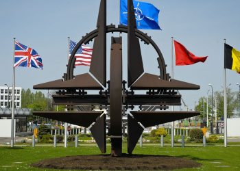 Macaristan, İsveç ve Finlandiya’nın NATO üyeliğini erteledi