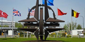 Macaristan, İsveç ve Finlandiya’nın NATO üyeliğini erteledi