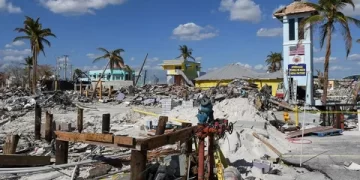 Florida’yı vuran Kasırgada 2 kişi hayatını kaybetti