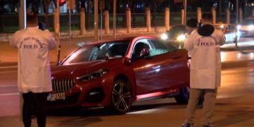 Lüks otomobile silahlı saldırı!