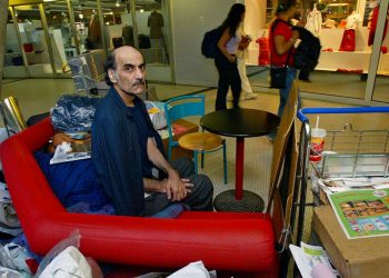 18 yıl havalimanında yaşayan Mehran Karimi Nasseri hayatını kaybetti