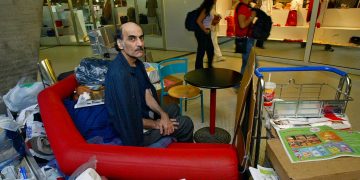 18 yıl havalimanında yaşayan Mehran Karimi Nasseri hayatını kaybetti