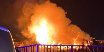 Beylikdüzü’nde TIR parkında yangın: 4 TIR kullanılmaz halde