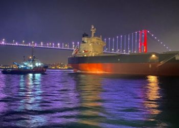İstanbul Boğazı’nda yük gemisi arızalandı