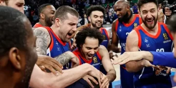 Turkish Airlines EuroLeague Anadolu Efes 82-71 Olympiacos