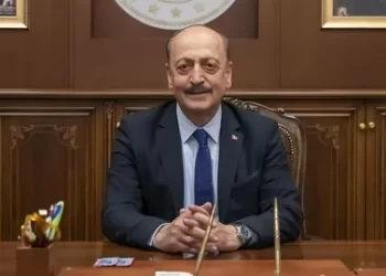 EYT düzenlemesi ile ilgili  Siyasilerden ve İş dünyasından açıklamalar