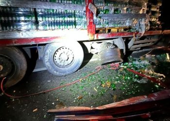 Lastik değiştiren TIR’a başka bir TIR çarptı: 2 kişi hayatını kaybetti