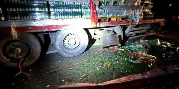 Lastik değiştiren TIR’a başka bir TIR çarptı: 2 kişi hayatını kaybetti