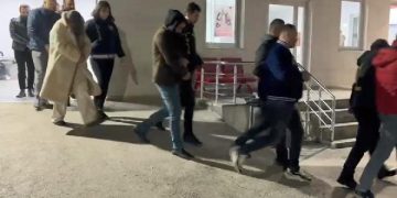 Sahte arkadaşlık sitesi kurarak dolandırıcılık yapan çeteye operasyon: 11 gözaltı