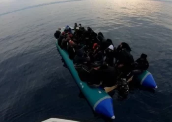 Ayvalık açıklarında 42 düzensiz göçmen kurtarıldı