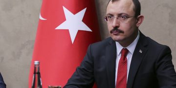 Bakan Muş’tan asgari ücret fırsatçılarına ağır ceza uyarısı