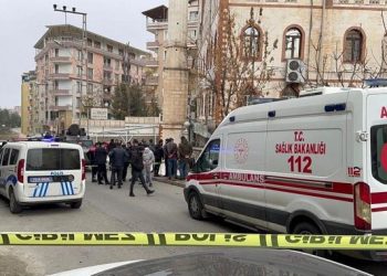 Batman’da bir esnaf DEDAŞ personellerini rehin aldı