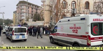 Batman’da bir esnaf DEDAŞ personellerini rehin aldı