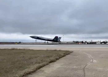 Türkiye’nin ilk insansız savaş uçağı KIZILELMA teker kesti