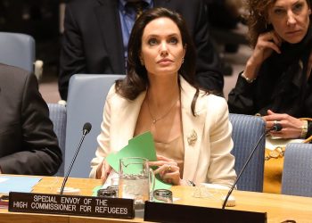 Angelina Jolie BM İyi Niyet Elçiliği görevini bırakıyor